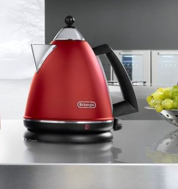 DeLonghi Argento Kettle Red