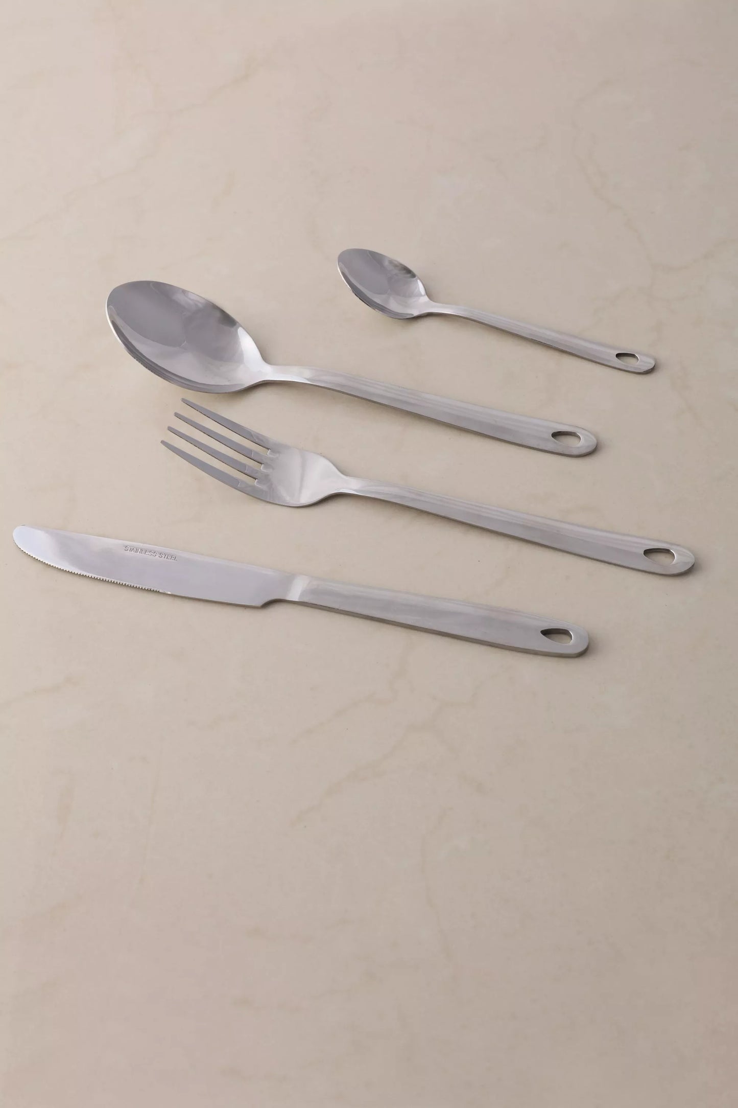 Salton Hanging Cutlery 16 Piece