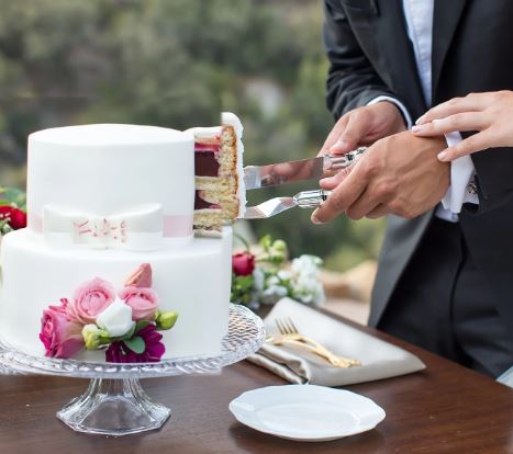 Wedding Cake Knife & Lifter Set - 25 & 30cm